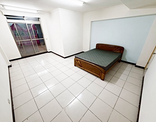 捷運景安【超值租案】可貓★大空間★獨洗衣機 - Image 1