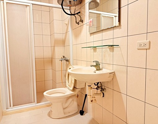 台南租屋~中西區大空間限女套房3樓前(可貓) - Image 4