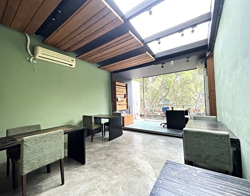 東海商圈~有車庫~B1-4樓~住店出租 - Image 1