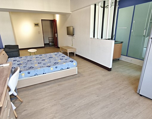 台南大學可寵超大坪數可煮套房獨立陽台洗衣~~含水網路 - Image 1