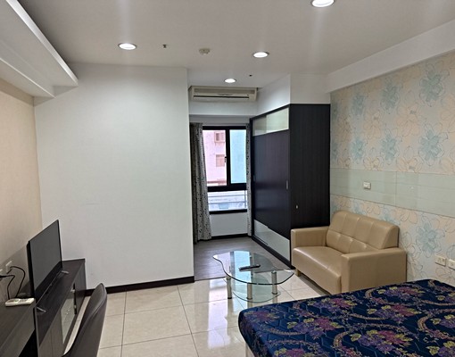 中壢交流道附近冠世界獨立大套房 - Image 3