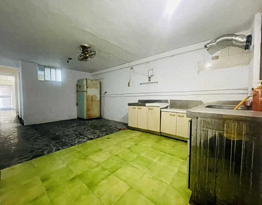 可租補入戶籍近右昌商圈及新台17臨8米街有車庫透天生活機能優 - Image 6