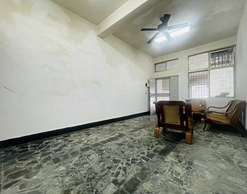 可租補入戶籍近右昌商圈及新台17臨8米街有車庫透天生活機能優 - Image 5