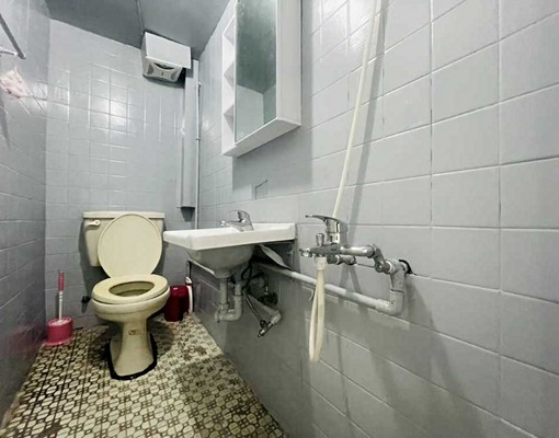 可租補入戶籍近右昌商圈及新台17臨8米街有車庫透天生活機能優 - Image 10