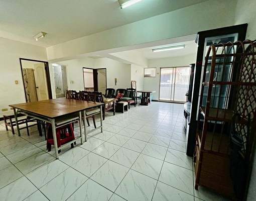 僑忠國小大室內三房 - Image 1