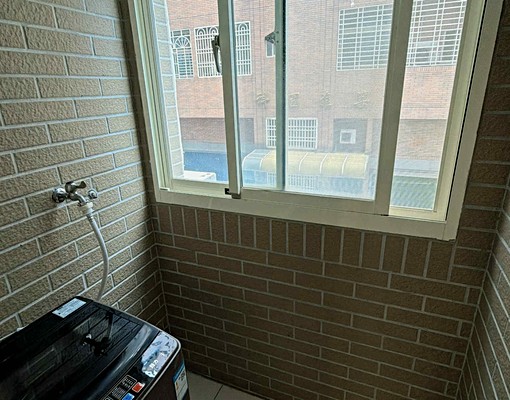 %金山街後段可養寵電梯陽台洗衣機獨立套房 - Image 3