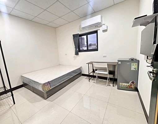 近中壢夜市~全新電梯套房-可租補 - Image 7