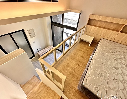 木質裝潢樓中樓🔥近東海中科榮總✨陽台獨洗曬✨流理台系統櫃✨ - Image 2