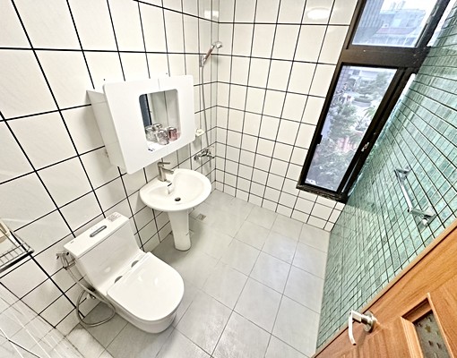 北屯經貿⚡雙租補一房一廳⚡陽台獨洗曬⚡衛浴開窗流理台一層兩戶 - Image 7