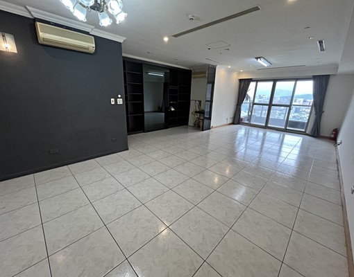 喬陽社宅/大三房/正隆天地 - Image 2