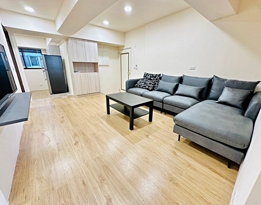 台水電大三房✅戶籍✅車位家具電✨全新整理✨大面採光✨興安商圈 - Image 3