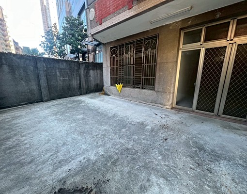 景平站大全聯3房雙衛超大庭院雙車位住店一樓寓所 - Image 1