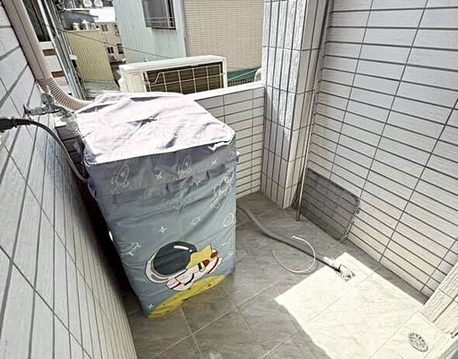 屋主自租降價~垃圾代收全新裝潢通風採光良好套房可租補獨立陽台 - Image 8