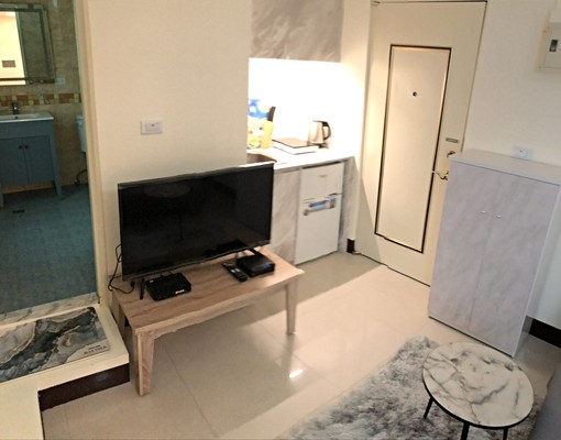 捷運江子翠三分鐘|通風明亮套房|限女性 - Image 3