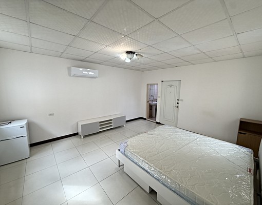 中原夜市旁｜一卡皮箱立即入住溫馨套房屋主自租，仲介勿擾 - Image 3
