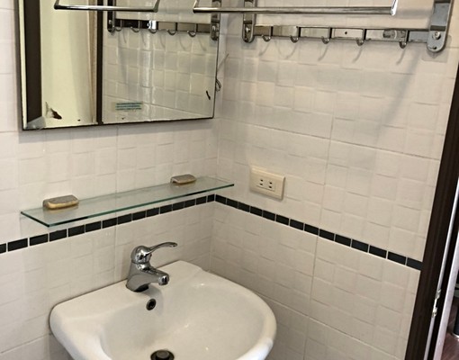 比漾廣場❤樂華夜市~有陽台大套房~(限租女性) - Image 11