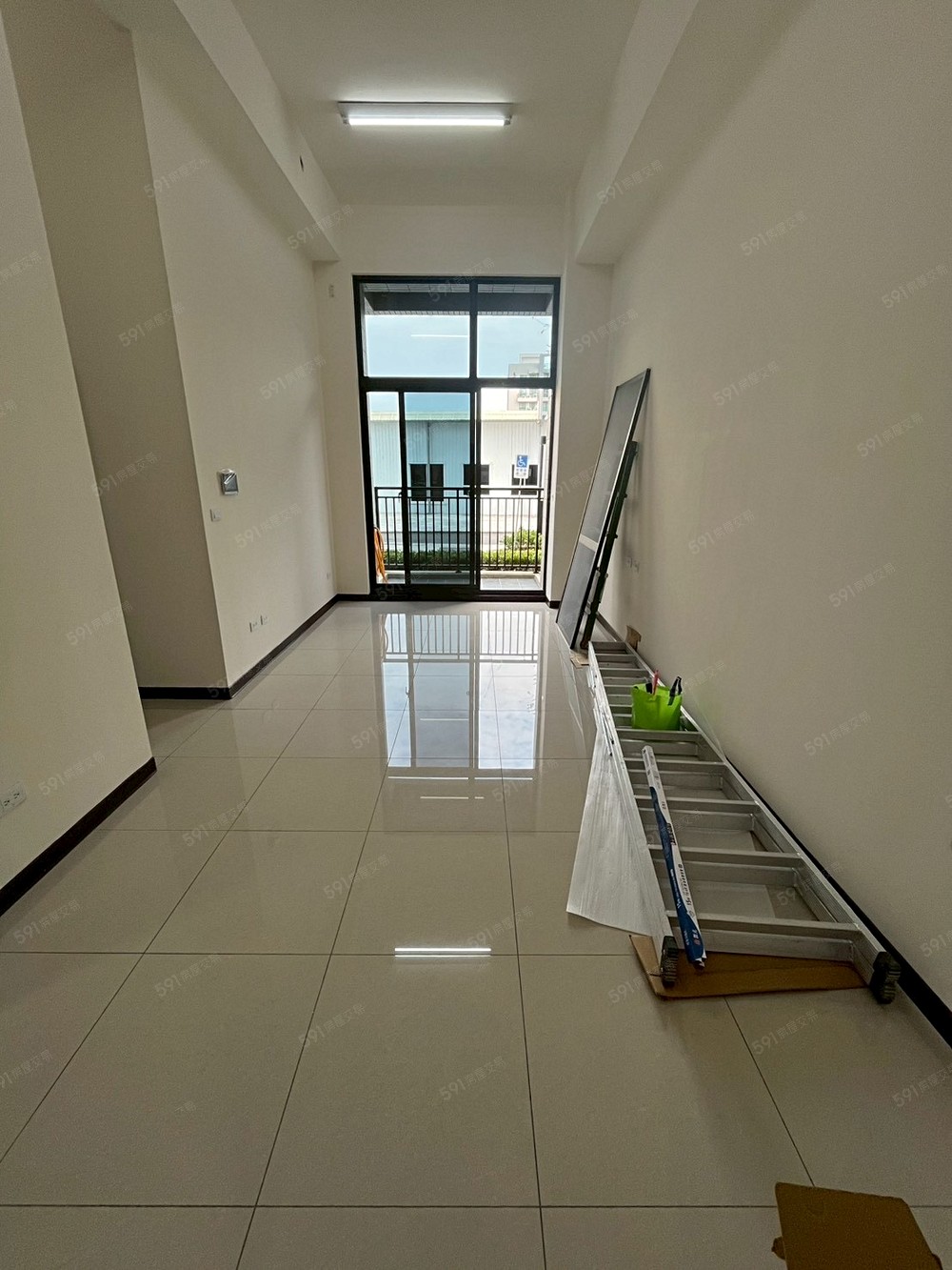 不用管社宅:一樓挑高三房充電椿平車,可租補入籍 - Image 1