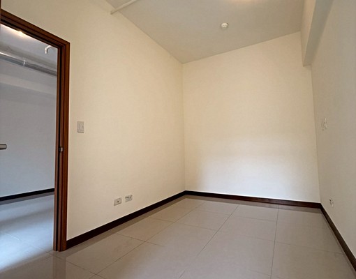 全新完工遠雄幸福成高樓2房含平車家俱家電含管理費需符合租補 - Image 4