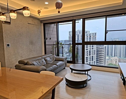 副都心捷運站旁、高樓視野景觀☆宜住家、辦公,傢俱.家電全 - Image 1