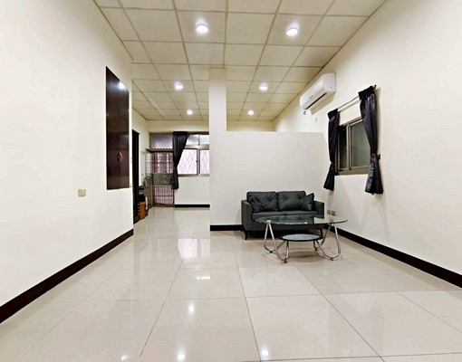 可租補~捷運三重國小站~1房1廳超大套房 - Image 2