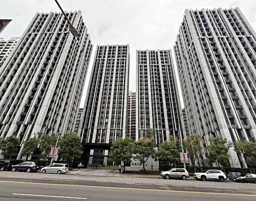 全陽大璽三房加坡平大車位(50.84坪) - Image 2