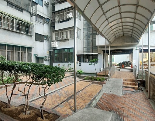 五甲瑞隆~電梯美三房~油漆中 - Image 8