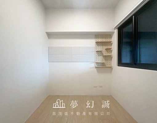 高鐵特區。全配兩房含管。可貓租補戶籍台水電 - Image 7