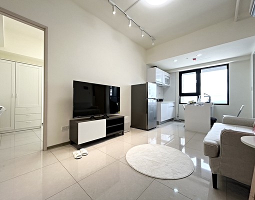 可租補戶籍✨百萬裝潢✨超大主臥✨超美高樓視野✨整間系統櫃✨ - Image 3