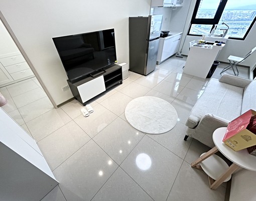 可租補戶籍✨百萬裝潢✨超大主臥✨超美高樓視野✨整間系統櫃✨ - Image 2