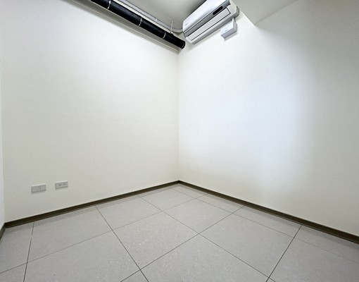 可租補戶籍✨百萬裝潢✨超大主臥✨超美高樓視野✨整間系統櫃✨ - Image 13