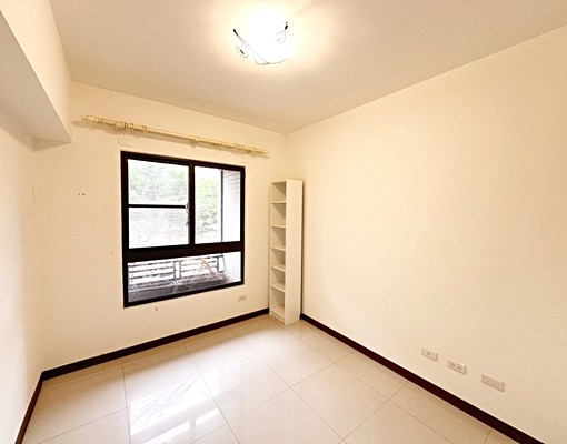 【台中南區・悠森學|三房+平面車位】 - Image 1