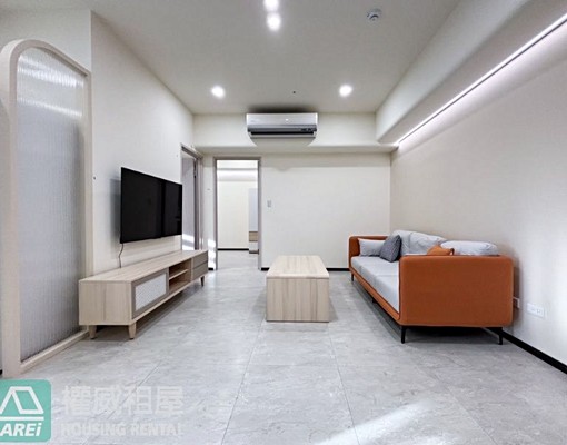 高雄車站後驛商圈⭐️興富發博愛高樓層景觀3房平車 - Image 1