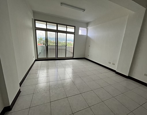 大里日新路透天店住5房 - Image 4