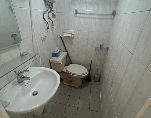 俗俗櫻花捷運單人套房含管理費網路第四台有陽台可租補 - Image 5