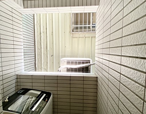 陽台獨洗❤流理臺❤固定一個室內機車位❤工業風❤租補+10% - Image 8