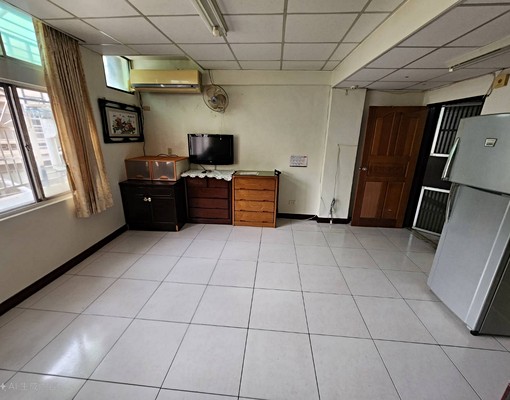 可租補~超便宜大套房~近車站民生路中正路春日路安東街 - Image 2