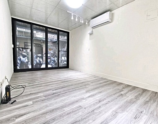 淡江大學旁學府路靜巷明亮空間|適合創業倉儲/個人工作室使用 - Image 1