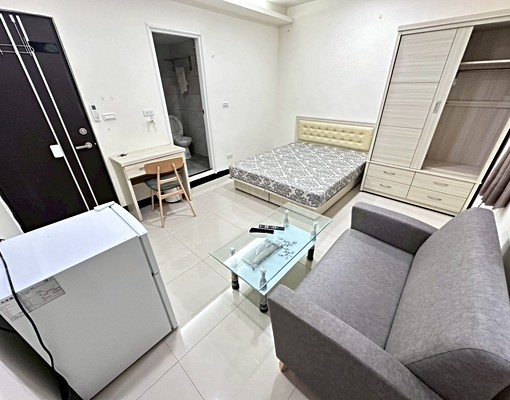 台北橋站套房‧共用洗衣機‧外推窗可曬‧有飲水機網路第四台 - Image 2