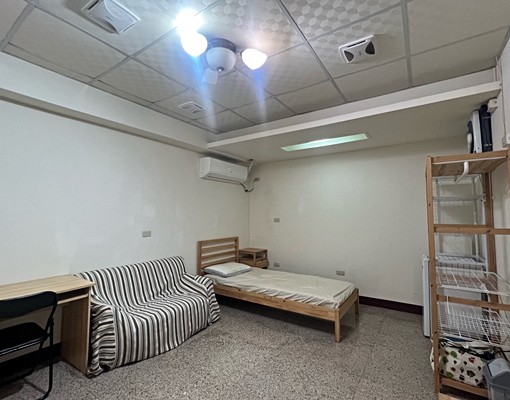 竹北縣政特區超便宜套房6坪 - Image 1