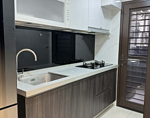 【車站旁｜近市區｜附機械車位】兩房兩廳一衛好房出租 - Image 2