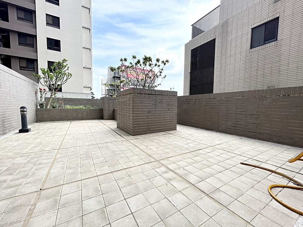 輕奢現代風🔥超大露台戶💖系統裝潢✨傢俱可談✅ - Image 1