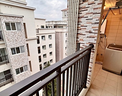 (小童推案)快樂天鵝兩房含車位 - Image 1