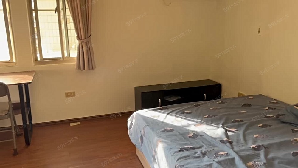 瑞豊ナイトマーケット近く部屋短期賃貸募集(一泊700元) - Image 1