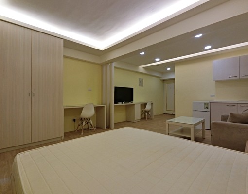 七賢中華陽台大套房(含管、網路、第四台) - Image 2