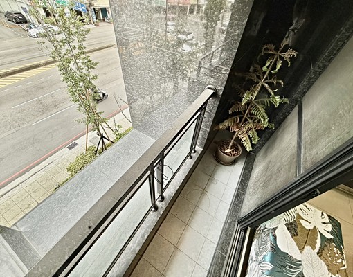 可寵✨現代尊榮風超低屋齡✨傢俱全配✨中清捷運宅 - Image 16