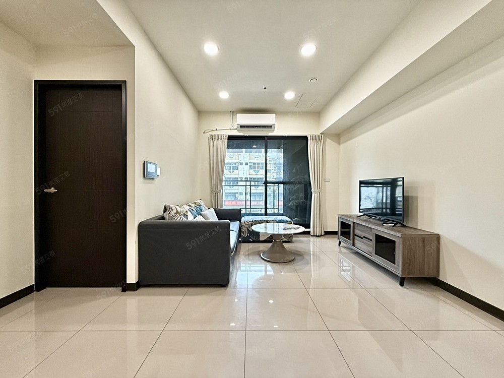 可寵✨現代尊榮風超低屋齡✨傢俱全配✨中清捷運宅 - Image 1