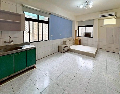 🍎（租)專簽~安平近公園機能佳大套房~可租補 - Image 1