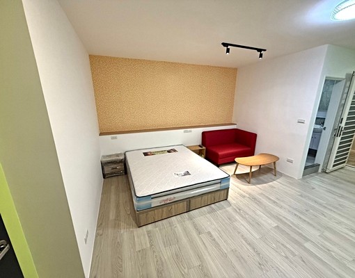 府中❣️獨洗曬陽台大空間/全新裝潢免爬高/傢俱齊全採光機能佳 - Image 2