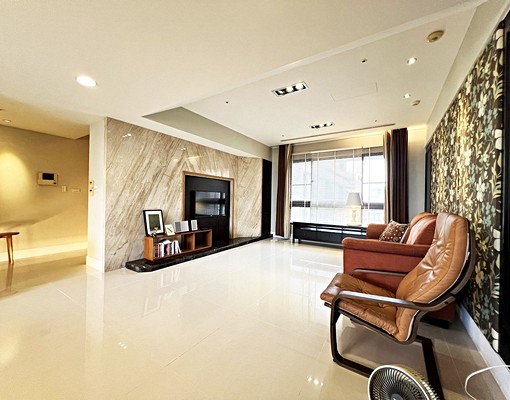 o高鐵特區四房典雅住家o可報稅o - Image 1