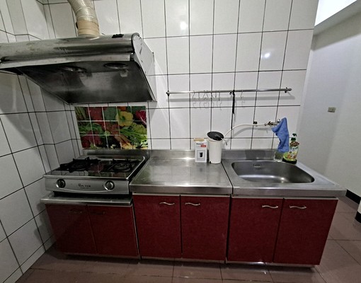 可租補入戶籍、自強路一段~透天1-3樓４房~中正堂旁近 - Image 3